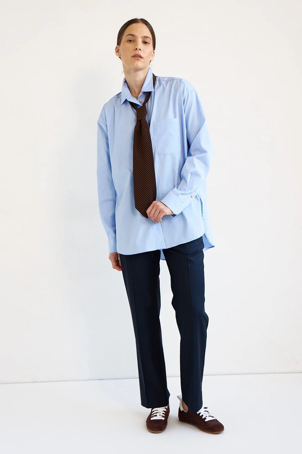 THE ESSENTIAL BLOUSE