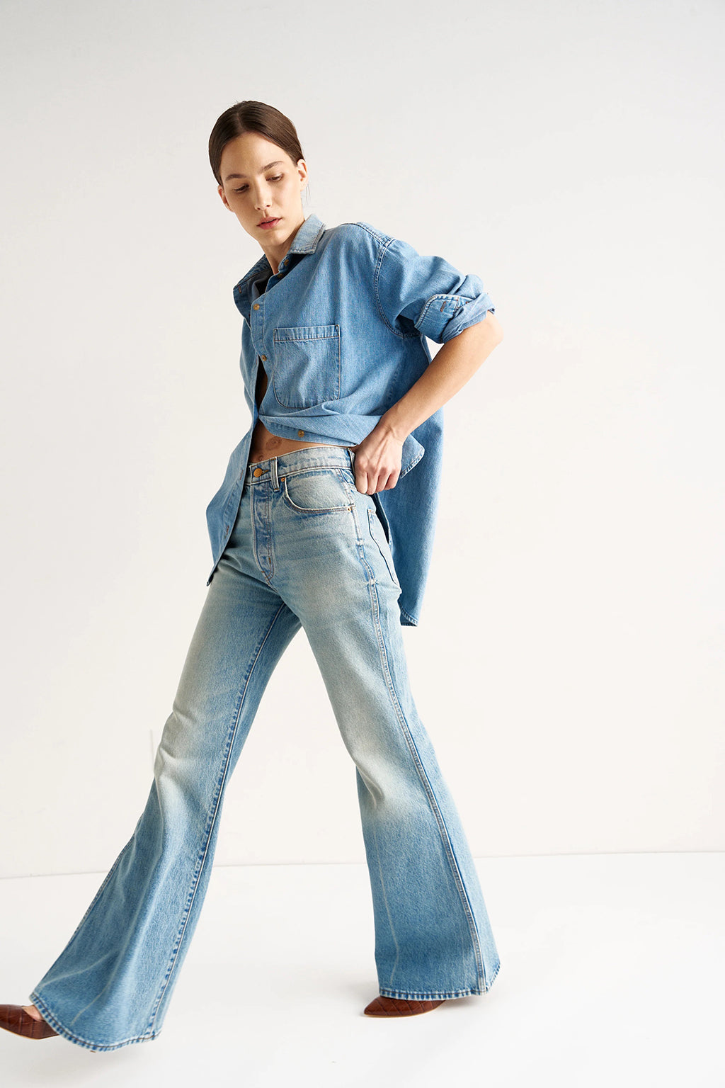 THE ESSENTIAL DENIM SHIRT
