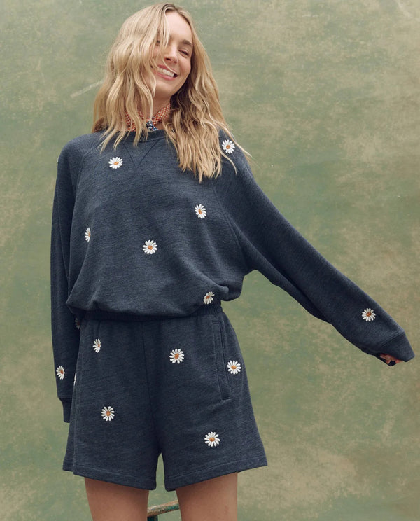 THE SLOUCH SWEATSHIRT WITH DAISY EMBROIDERY *pre-order*