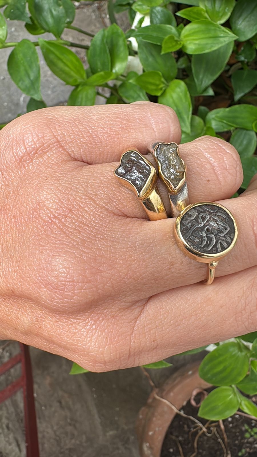SOLID 18K GOLD WITH RAW UNCUT DIAMOND