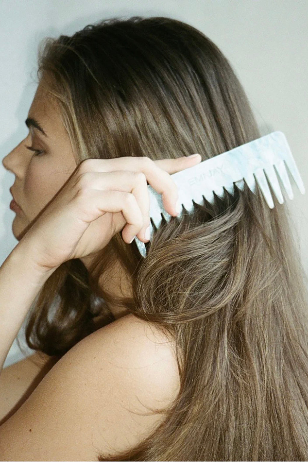 DETANGLING COMB