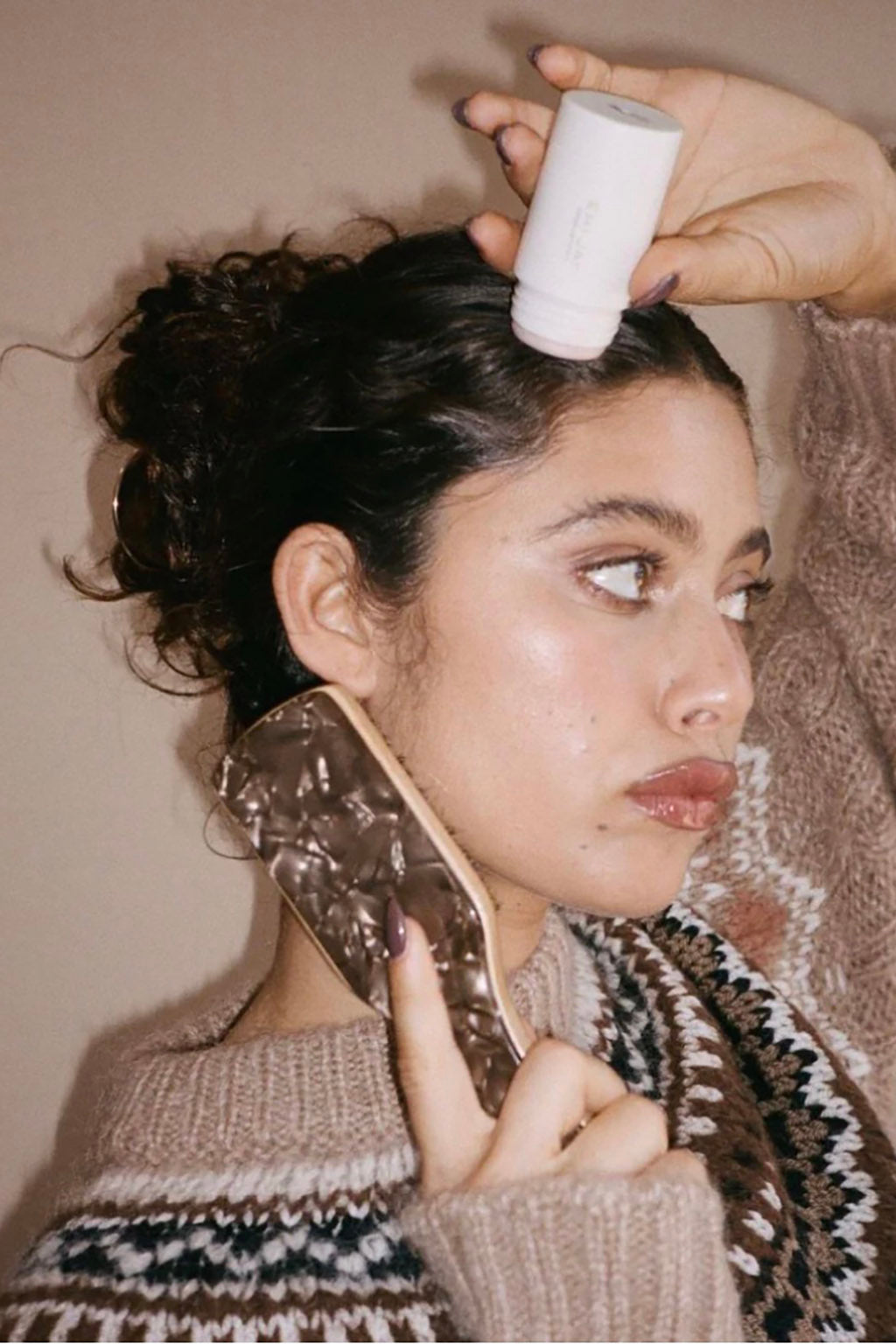 MINI BOAR BRISTLE BRUSH IN TOASTED SUGAR