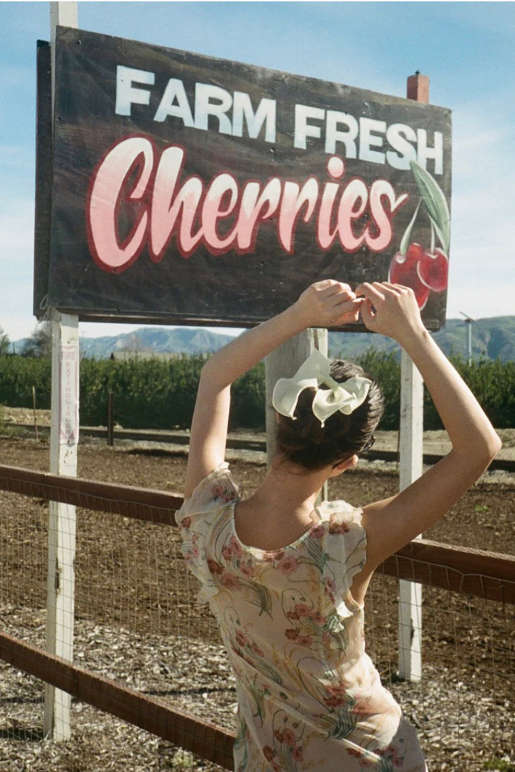 BOW BARRETTE IN PALE YELLOW