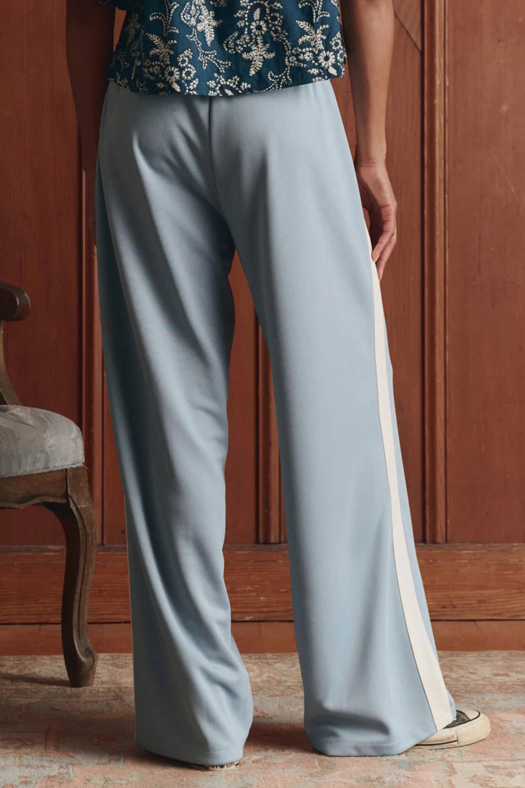 THE WIDE LEG TRACK PANT