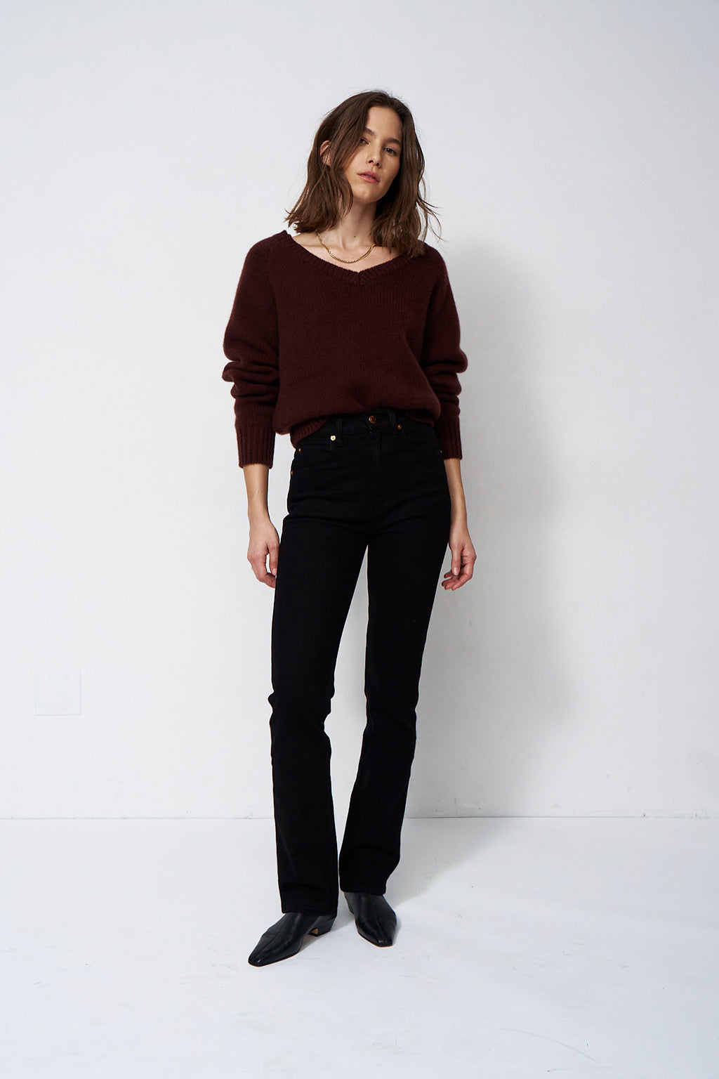 THE CASHMERE V FAVE SWEATER